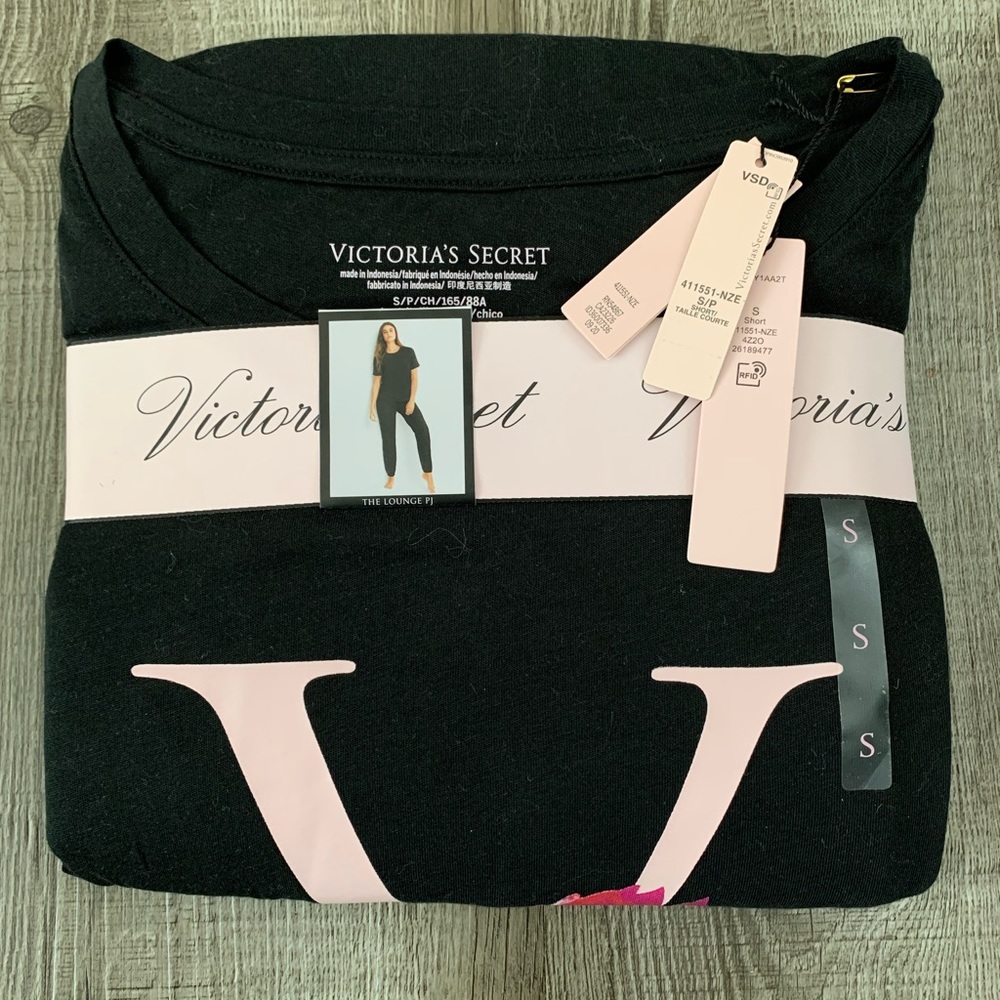 Victoria ’s Secret Flannel Lounge Pj Set!